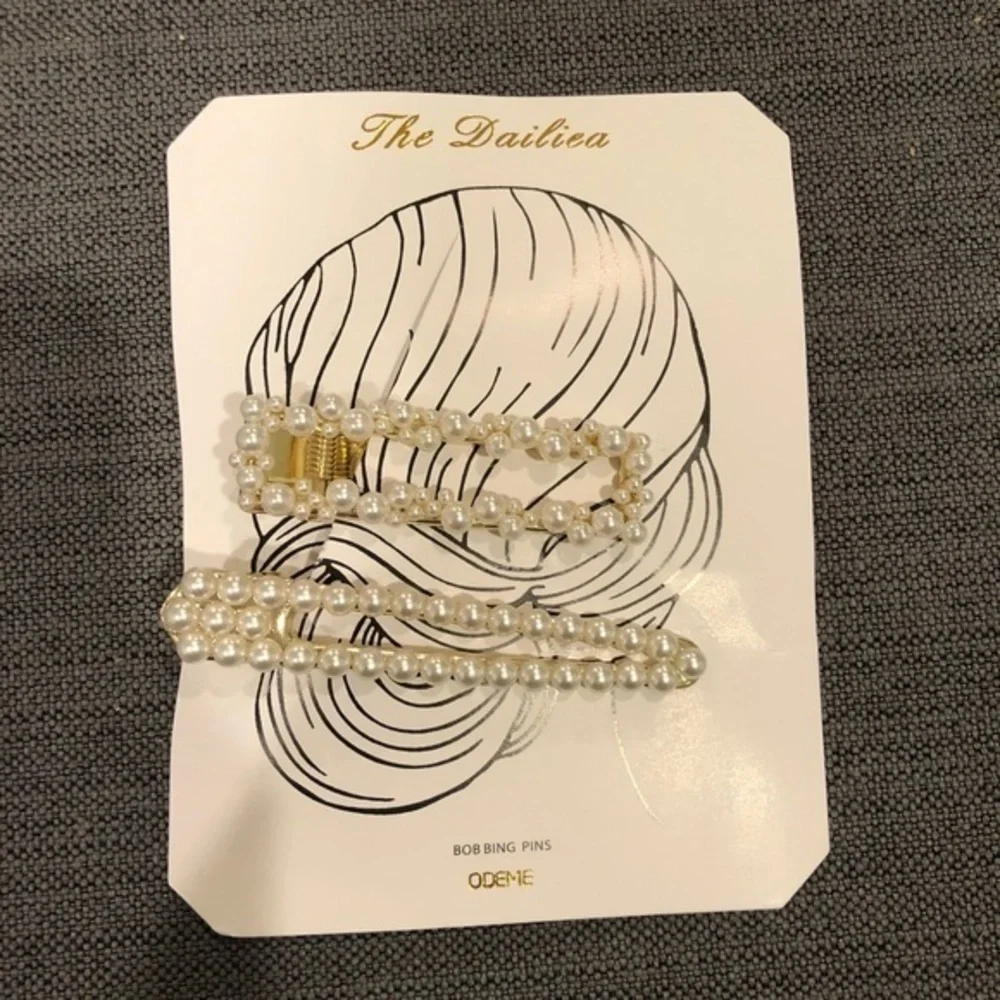 Anthropologie Lise Pearl Barrette Set